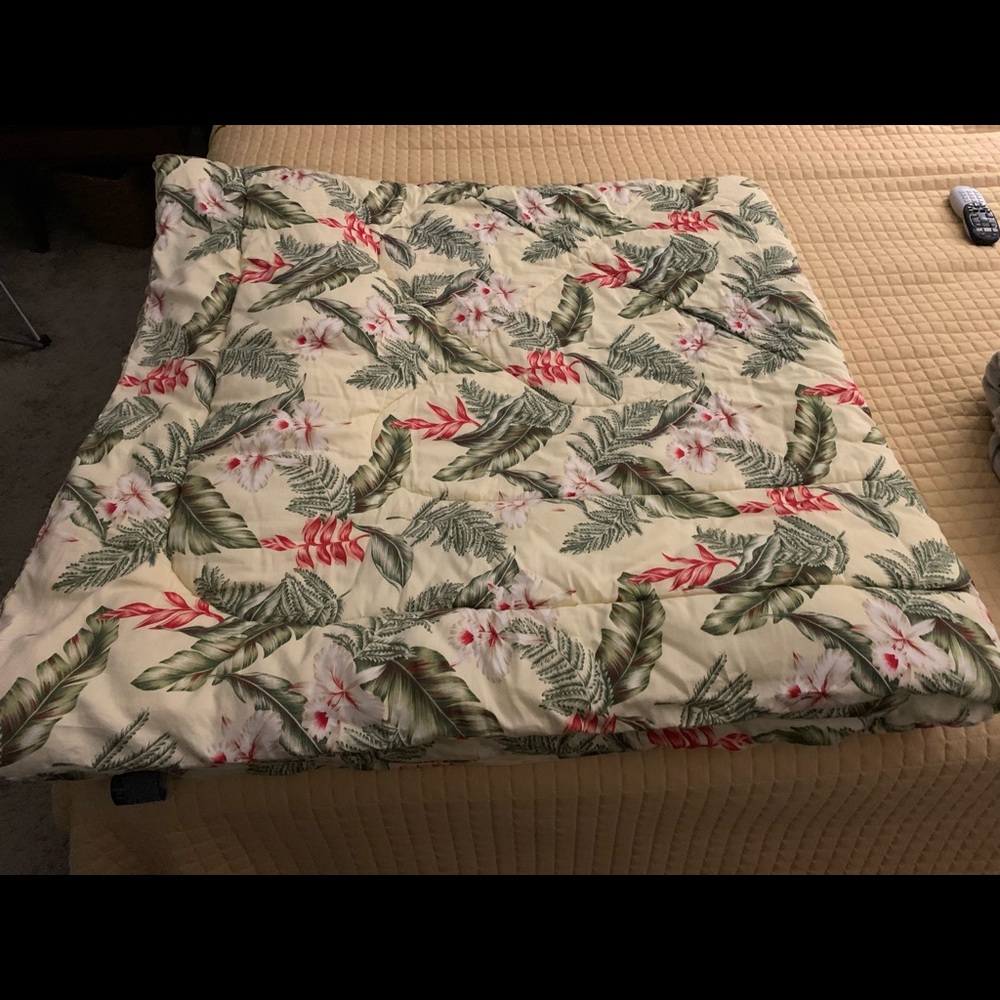 Comforter,2 cases, skirt-Birds of Paradise by Touch of Paradise-Queen- Vintage
